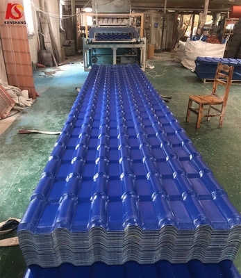 Telhas de telhado de resina sintética espanhola com revestimento ASA personalizado e 4500-6000m2 por contêiner Quantidade de carregamento de PVC Tejas