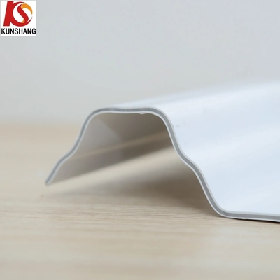 Folha de telhado simples de PVC UPVC de 1070 mmx11800 mm com excelente resistência à corrosão e resistência química