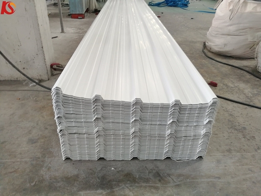 Telhas de telhado corrugadas de UPVC personalizadas Largura 930mm para material durável e tradicional no armazém