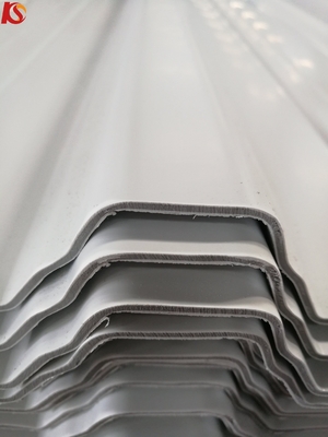 Telhas de telhado corrugadas de UPVC personalizadas Largura 930mm para material durável e tradicional no armazém