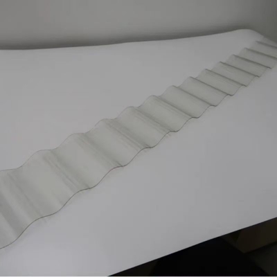 Folha de telhado de policarbonato brilhante para telhados corrugados 720 mm Largura e design ecológico 1,2 G/m3 Densidade