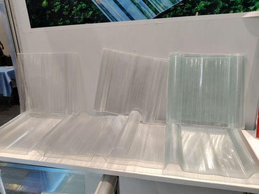 Folha de telhado transparente corrugada de FRP de espessura personalizada 0,8 mm-3,0 mm para solução de telhado